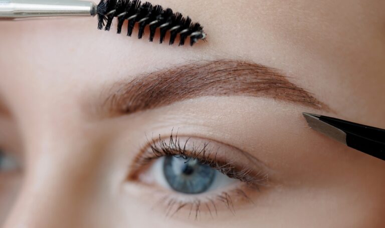 Eyebrow,Tinting,Correction,Macro,Photo,,Brush,And,Tools,Enhance,Caucasian